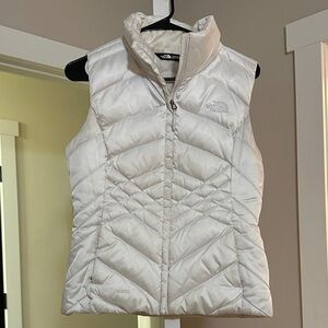 The North Face Women's Light Gray Quilted Vest